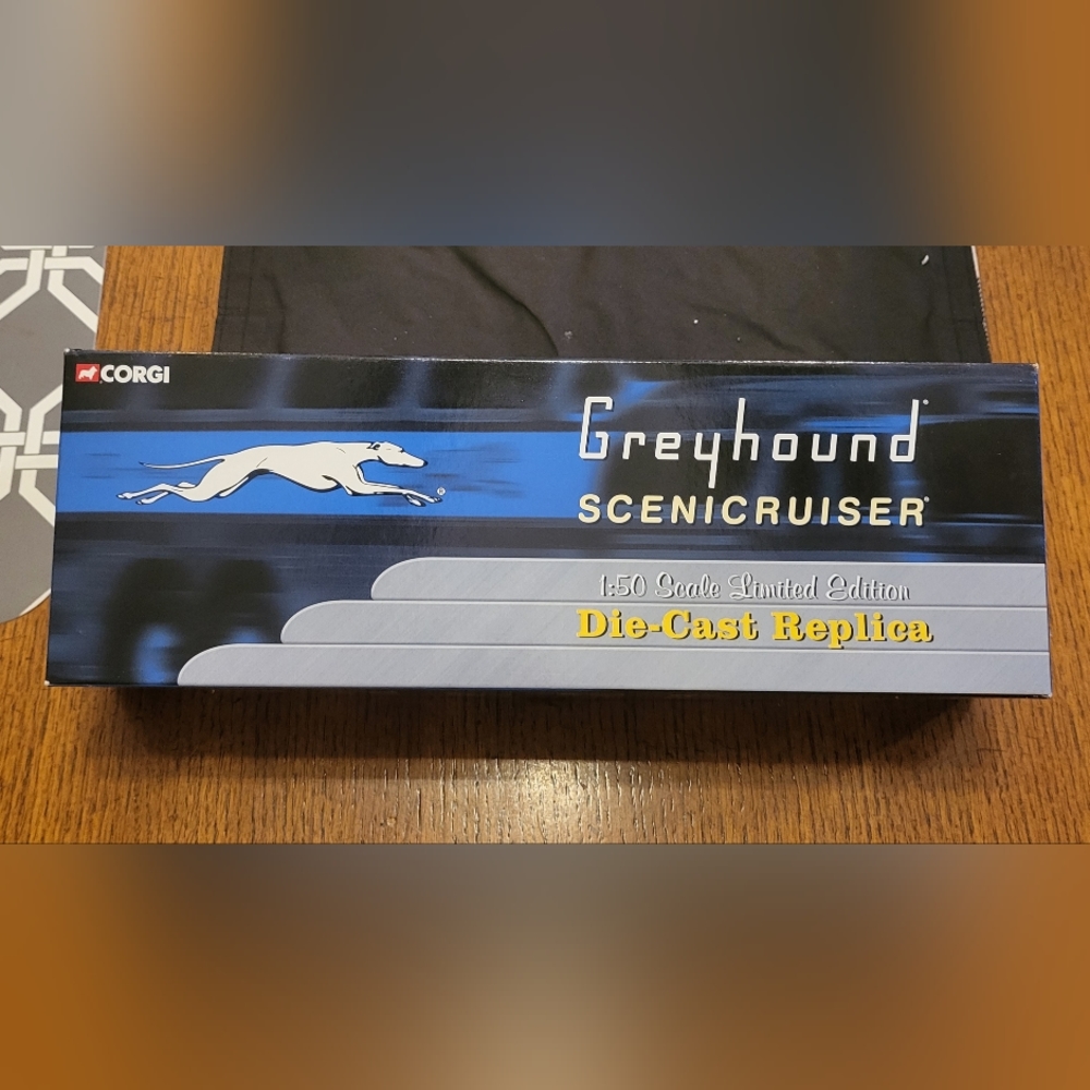 Corgi Greyhound Scenicruiser Bus
